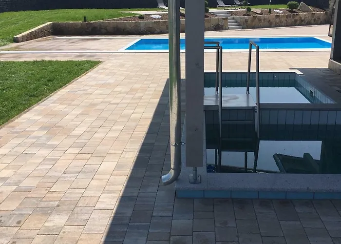 アパート Mit Pool Und Wellness Neukirchen-Balbini