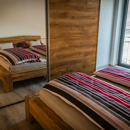 Mit Pool Und Wellness Apartment