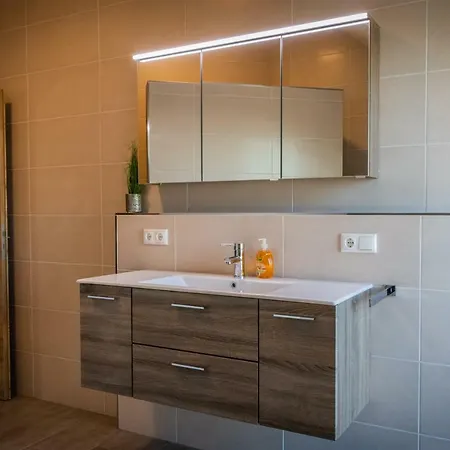 Mit Pool Und Wellness Appartement *