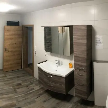 Mit Pool Und Wellness Neukirchen-Balbini